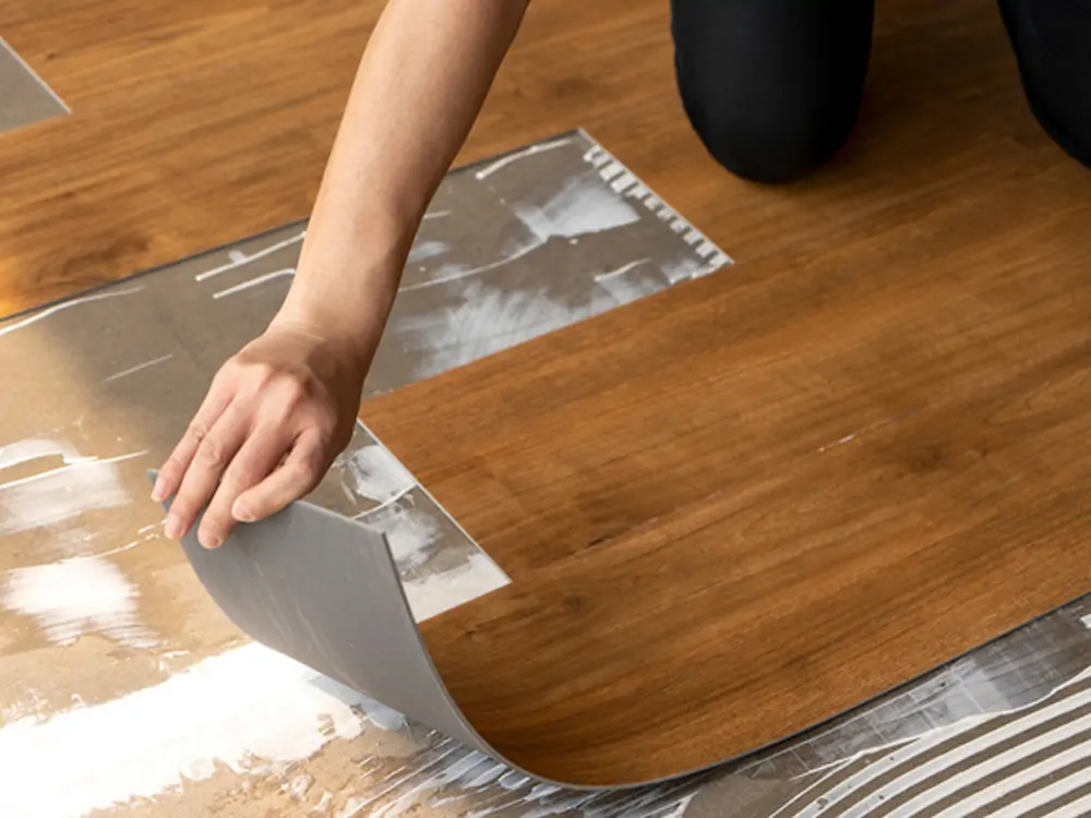 What's The Best Glue To Use For Vinyl Flooring? - SPRAYIDEA