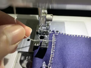 tensión-del-hilo-de-la-máquina-de-coser-demasiado-apretada